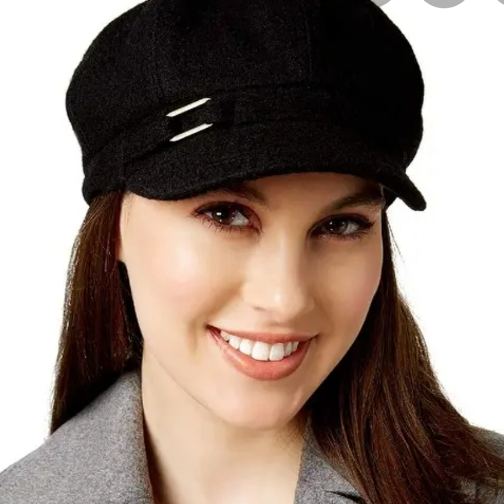 🦄NWT🦄 Nine West Black Boucle "Newsboy" Hat